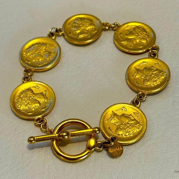 MMA Metropolitan Museum of Art Gold Coin Bracelet - Picture 2 of 10